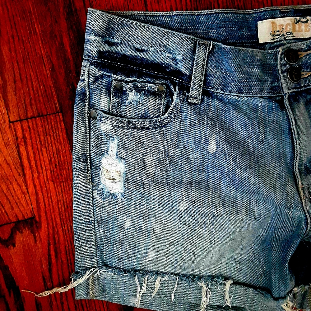 Decree Jean Shorts Distressed Boyfriend Size 9 - Picture 8 of 10
